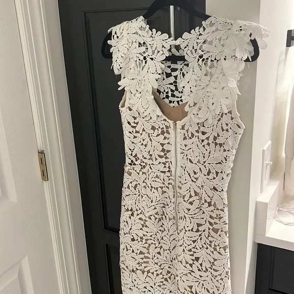 VICI small white lace dress - Picture 3 of 4